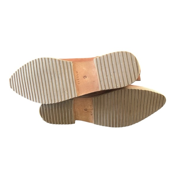 NISOLO Eva Everyday Chelsea Boot in Auburn - Picture 10 of 13